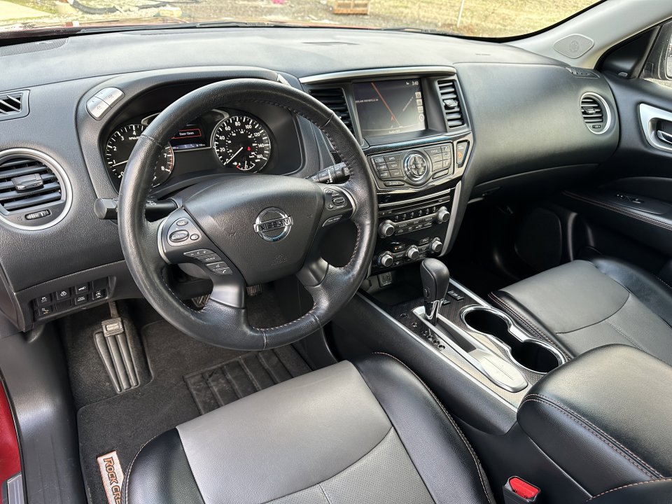 Used 2020 Nissan Pathfinder SL image 9