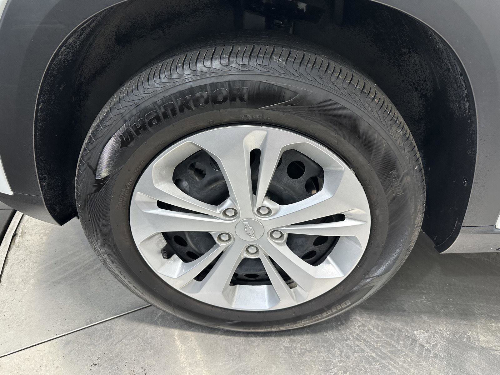 Used 2025 Chevrolet Trax LS FWD image 9