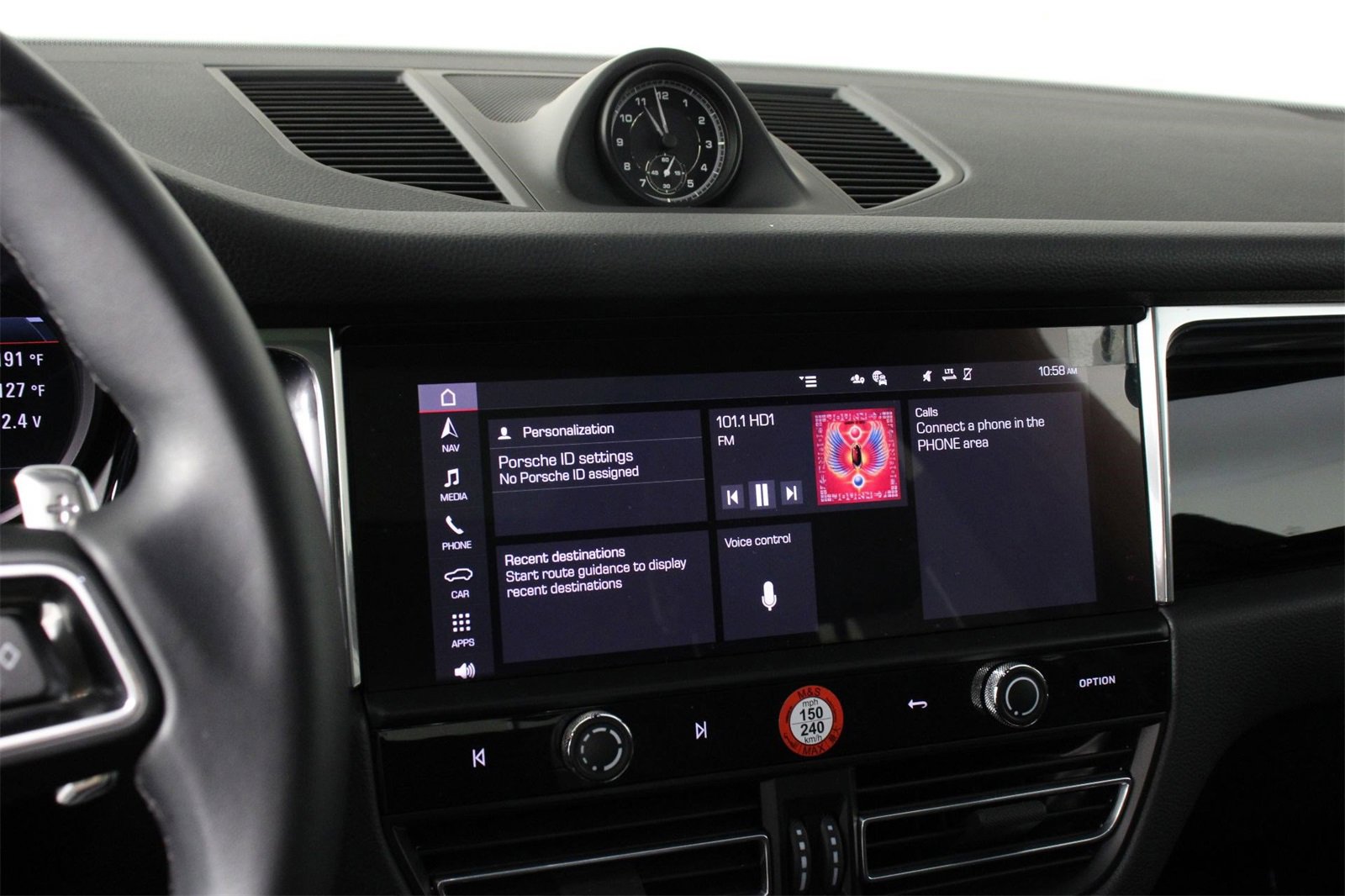 Used 2025 Porsche Macan image 13