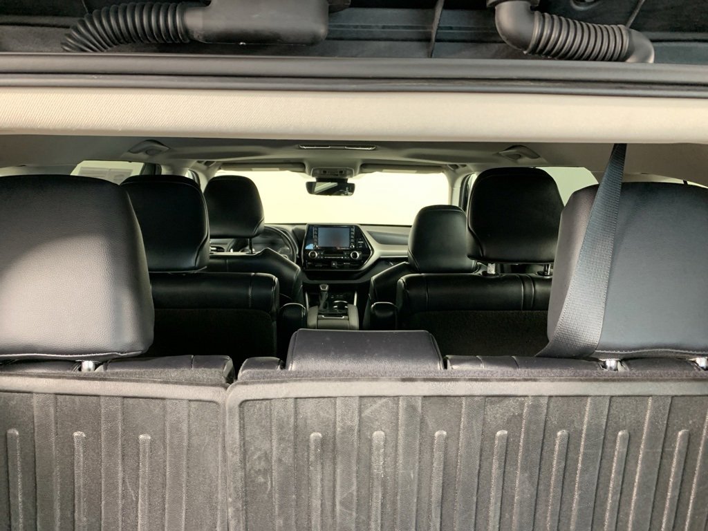 Used 2022 Toyota Highlander XLE image 31