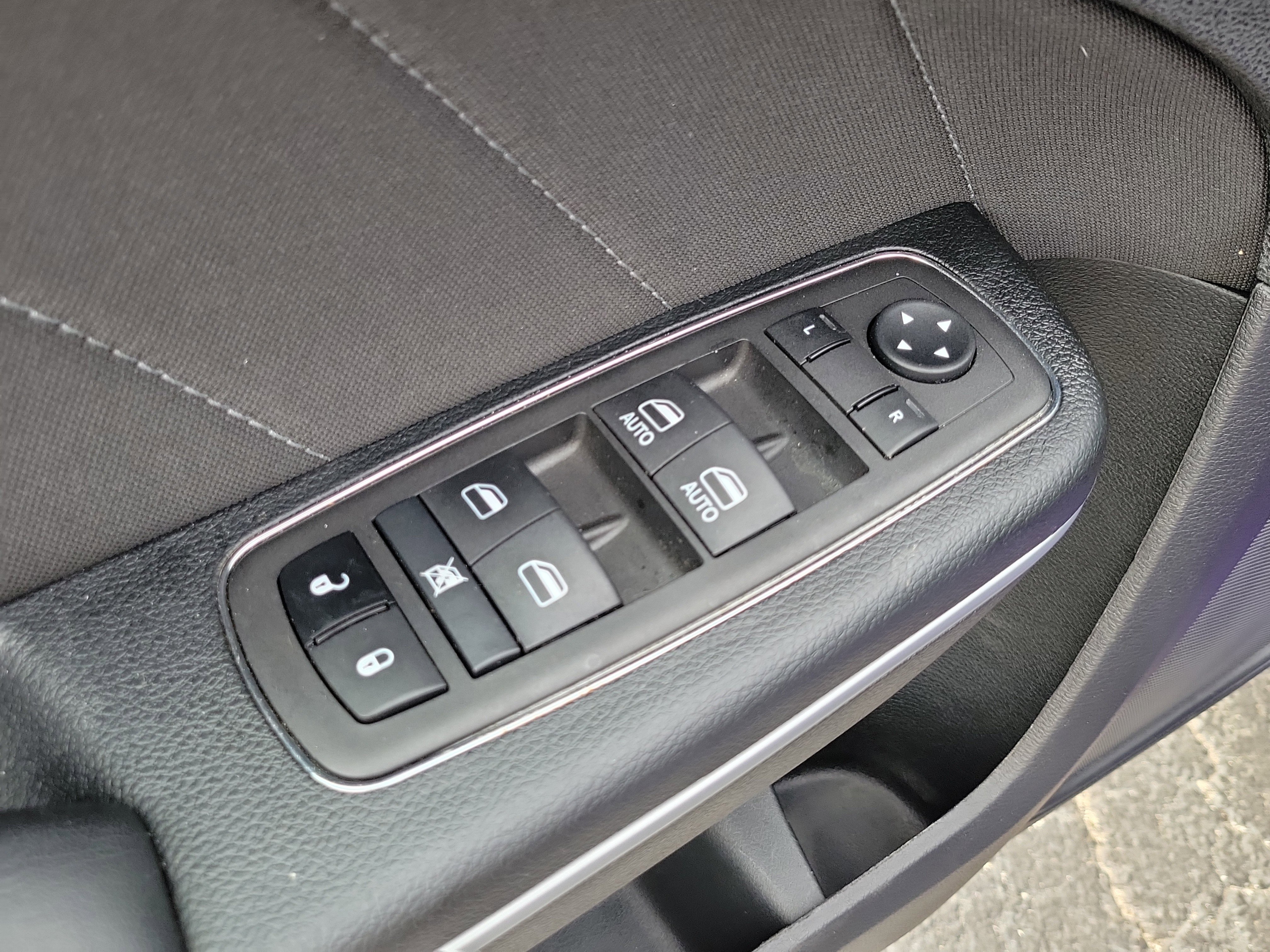 Used 2023 Dodge Charger SXT RWD image 17