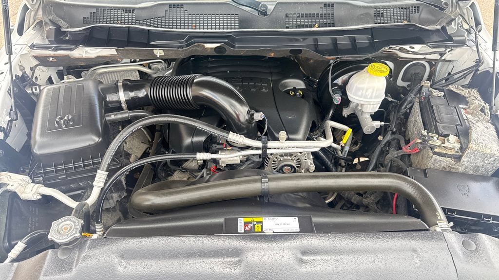 Used 2019 RAM 1500 Classic SLT w/ Luxury Group AWD/4WD image 14