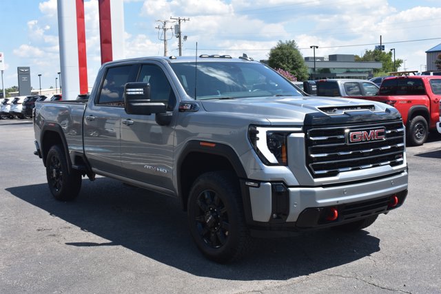 Used 2025 GMC Sierra 2500 AT4 w/ Technology Package AWD/4WD image 3