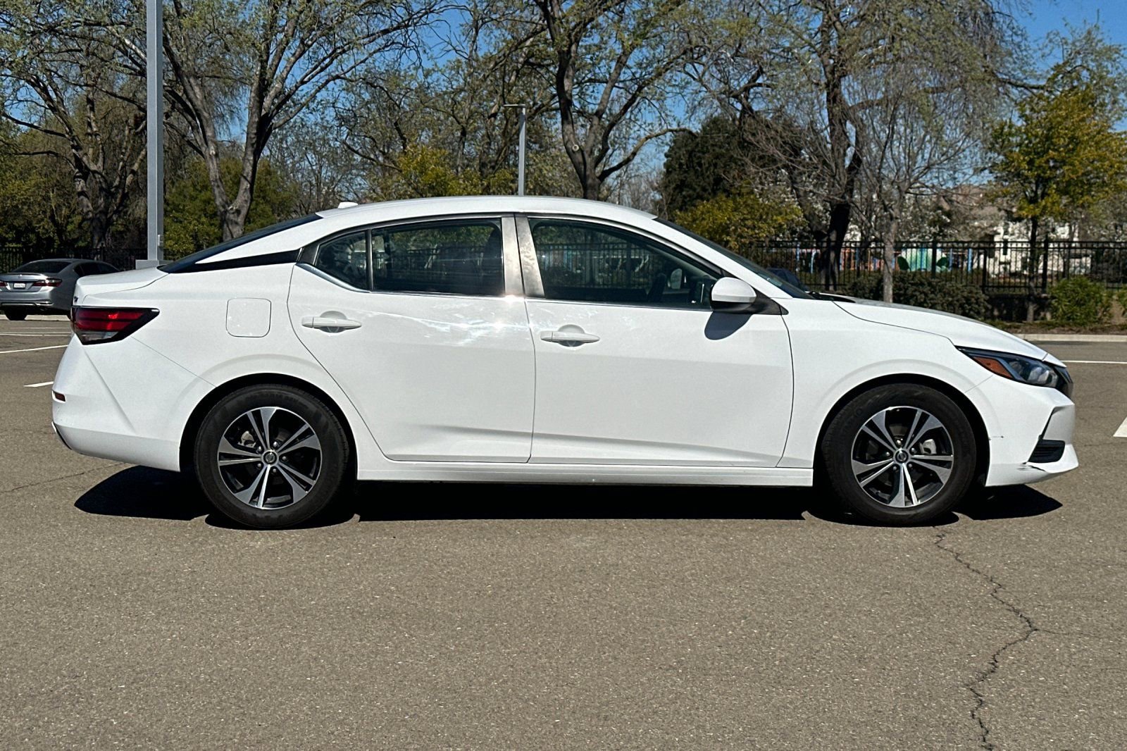 Used 2023 Nissan Sentra SV FWD image 3