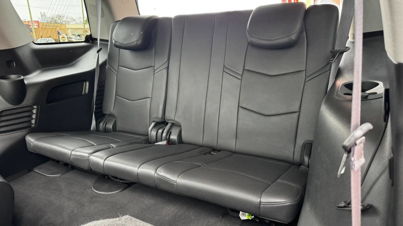 Used 2016 Cadillac Escalade Luxury image 19