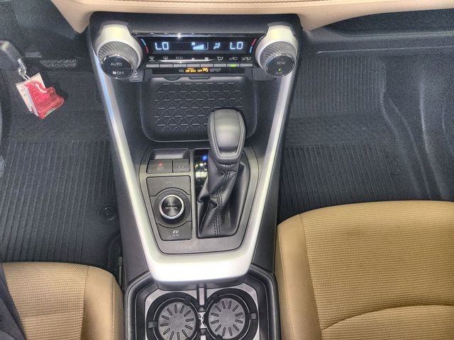 Used 2024 Toyota RAV4 LE AWD/4WD image 20