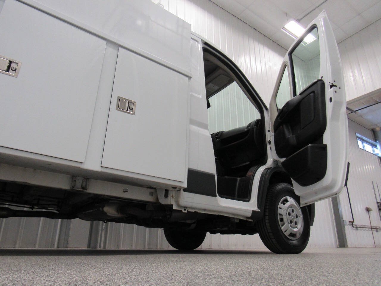 Used 2016 RAM ProMaster 2500 w/ Premium Appearance Group FWD image 34