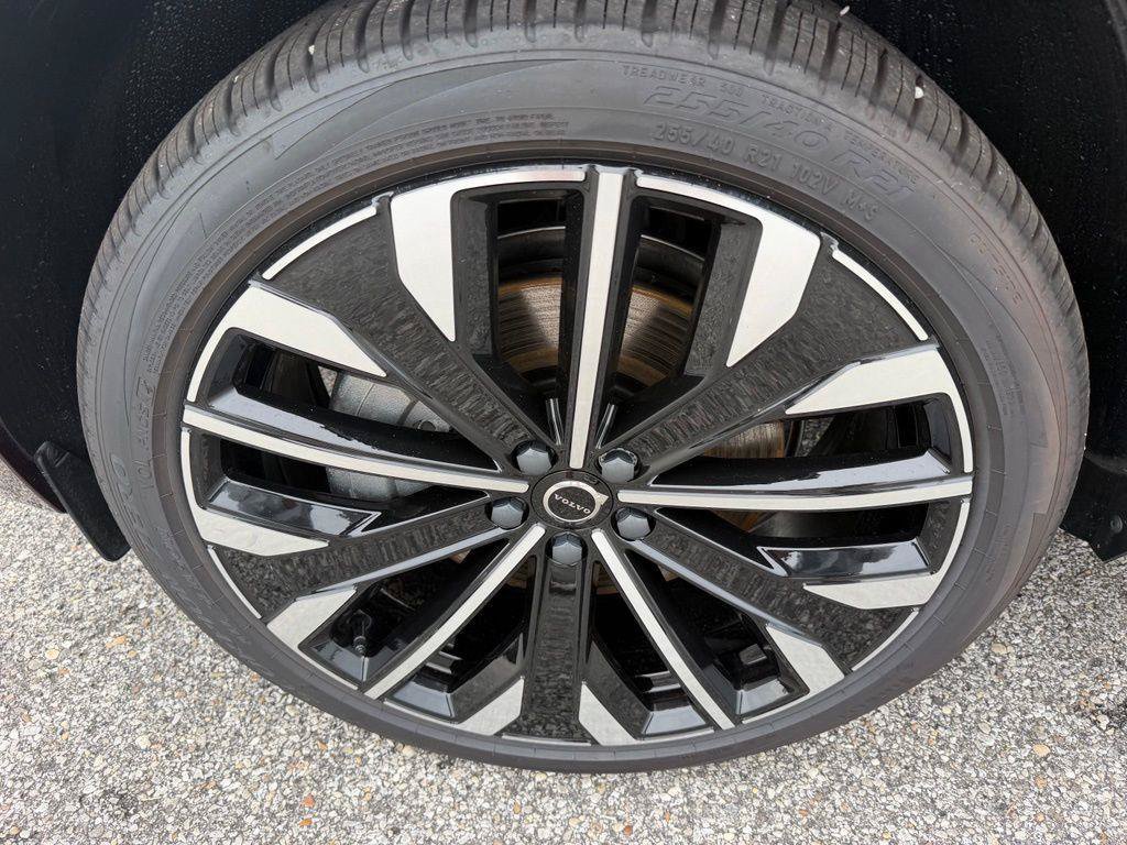 New 2026 Volvo XC60 T8 Ultra w/ Protection Package Premier AWD/4WD image 27