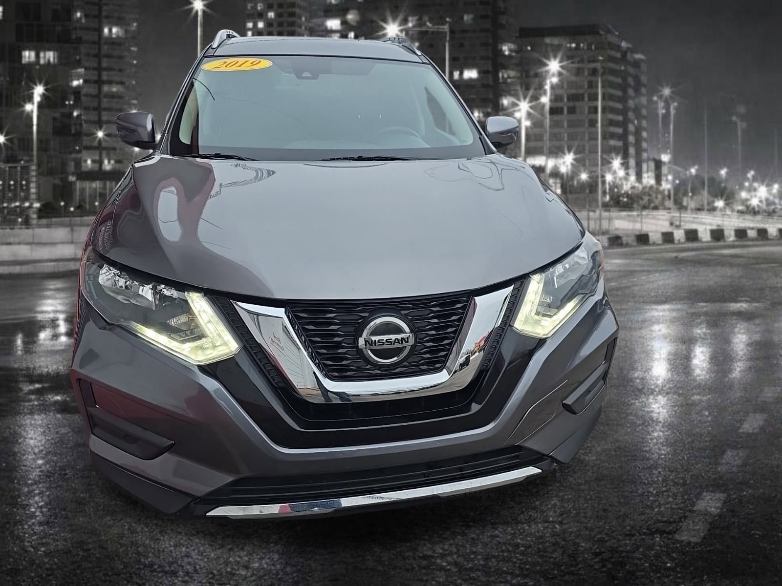 Used 2019 Nissan Rogue S w/ Special Edition Package image 3