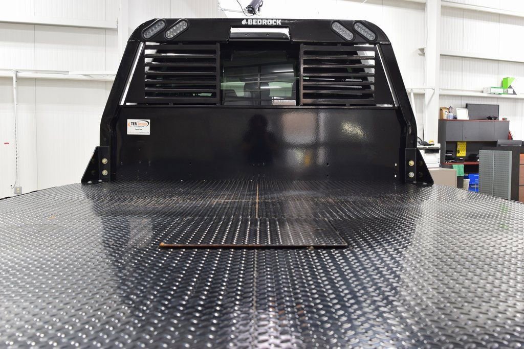 Used 2024 Ford F550 4x4 Crew Cab Super Duty w/ XLT Value Package image 16