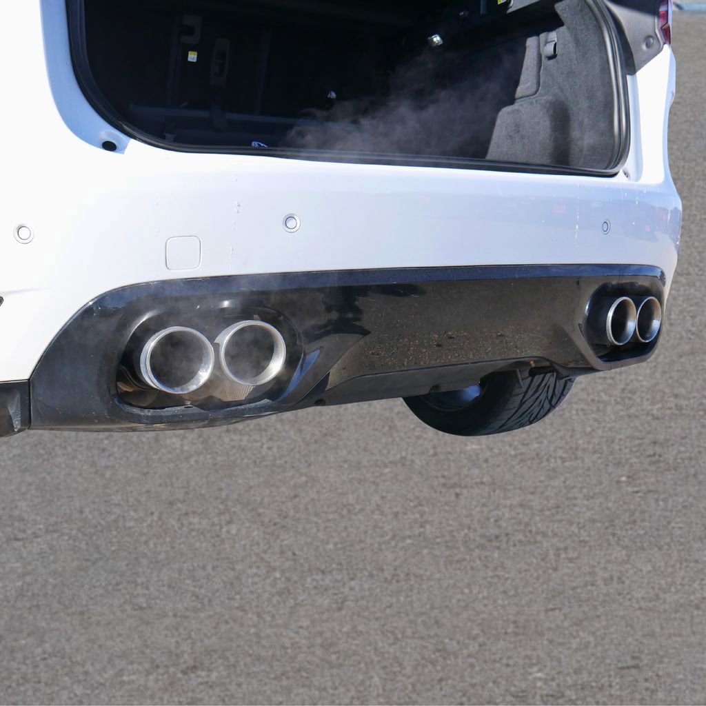 Used 2024 Jaguar F-PACE SVR image 20