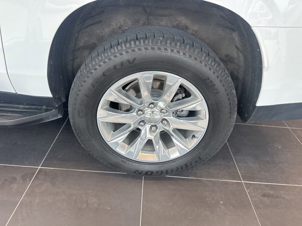 Used 2023 Chevrolet Suburban Premier AWD/4WD image 6