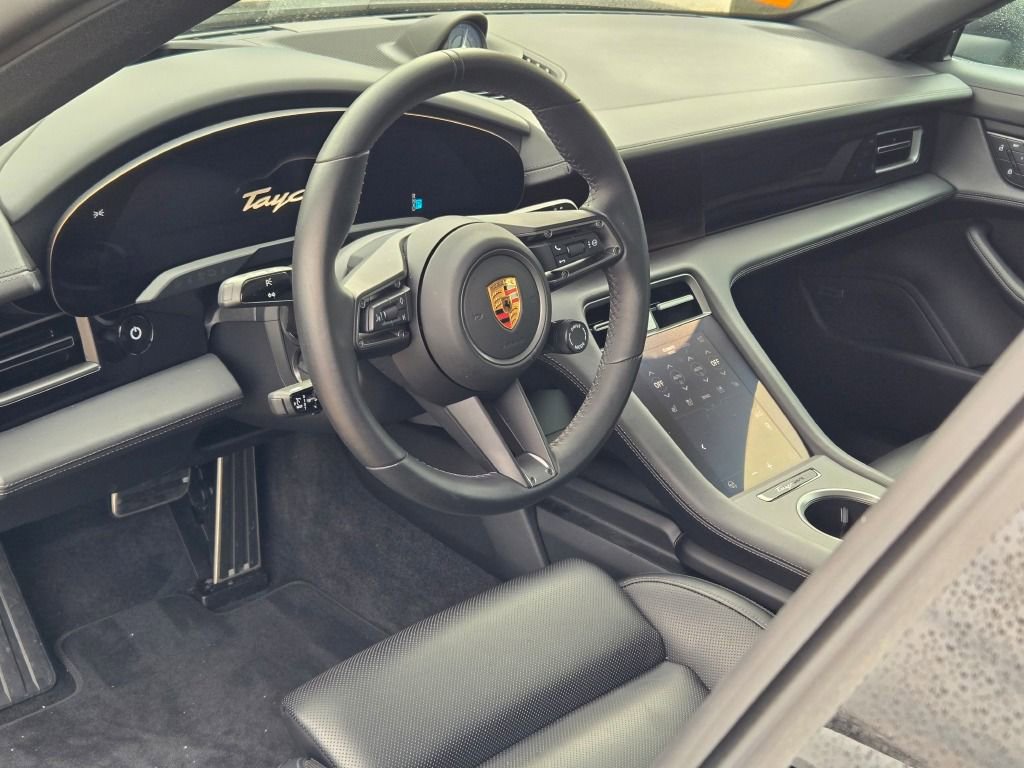 Certified 2025 Porsche Taycan image 4