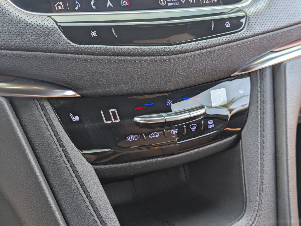 Certified 2023 Cadillac XT5 Premium Luxury w/ Technology Package AWD/4WD image 27