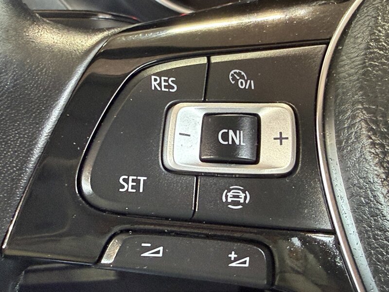 Used 2019 Volkswagen Tiguan SE AWD/4WD image 25