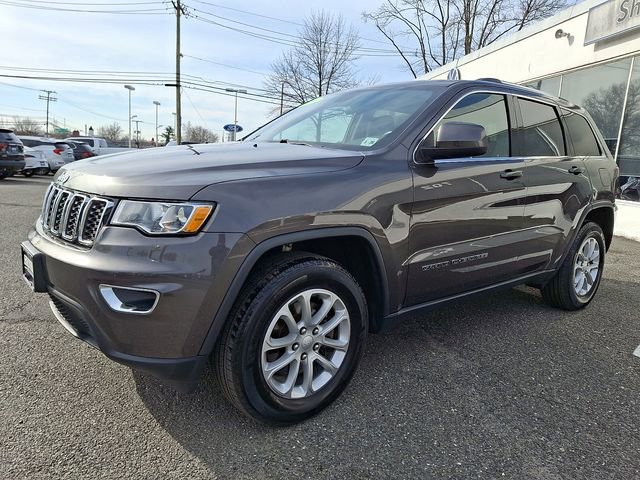 Used 2021 Jeep Grand Cherokee Laredo AWD/4WD image 3