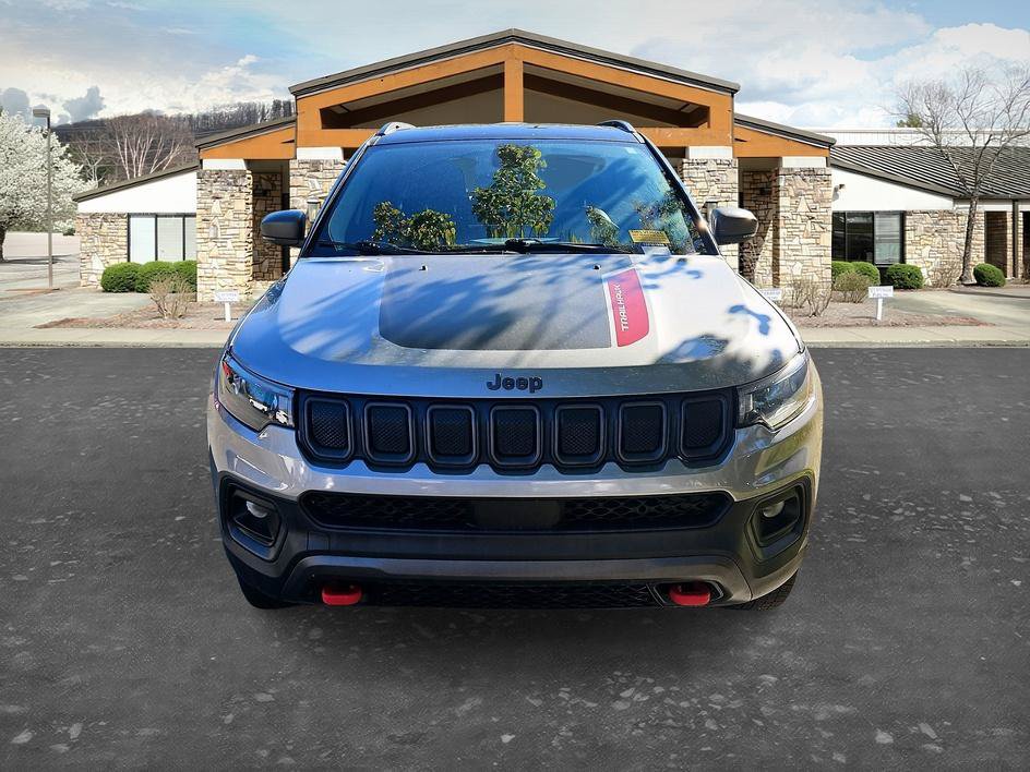 Used 2022 Jeep Compass Trailhawk w/ Sun and Sound Group AWD/4WD image 2