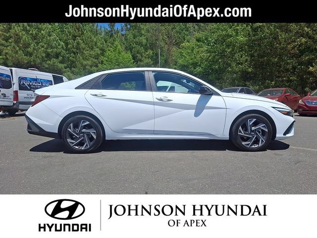 Certified 2025 Hyundai Elantra SEL FWD image 26
