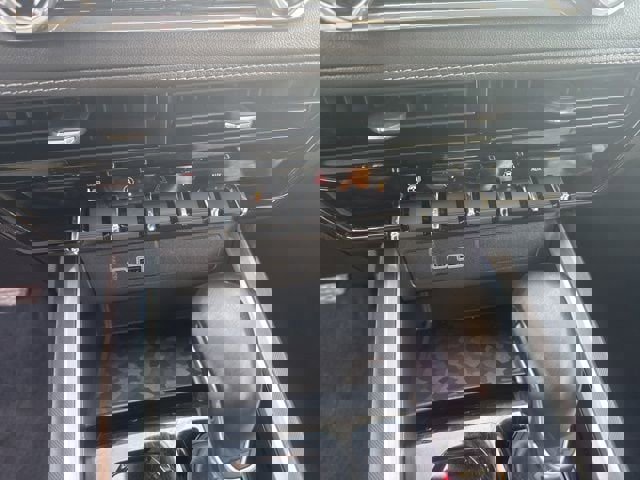 Used 2024 Chevrolet Colorado LT image 18