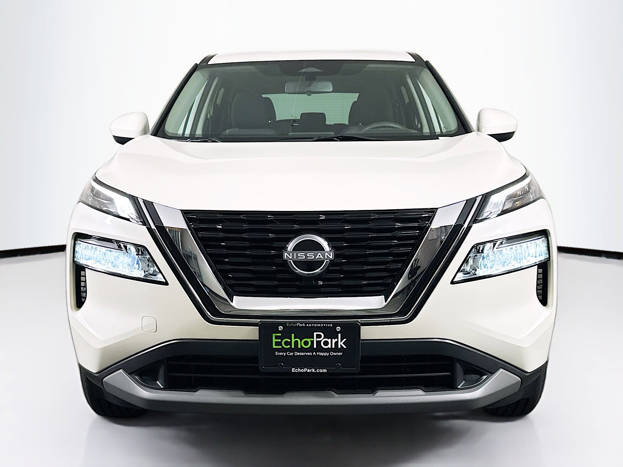 Used 2023 Nissan Rogue SV AWD/4WD image 2