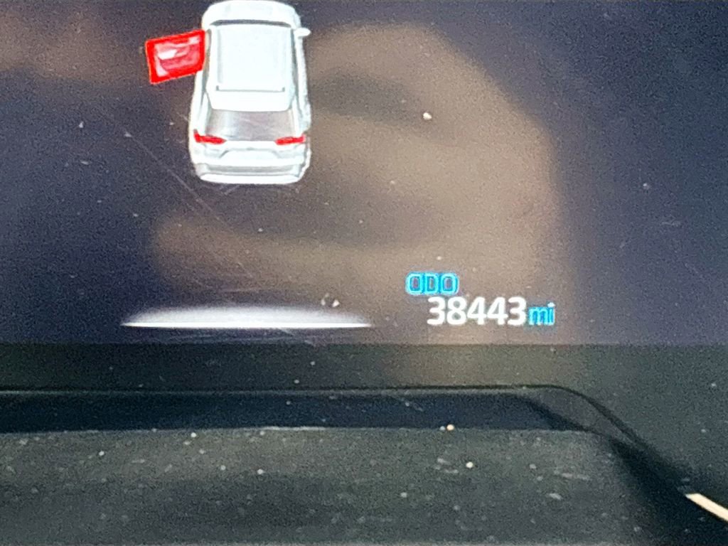Used 2024 Toyota RAV4 LE AWD/4WD image 14