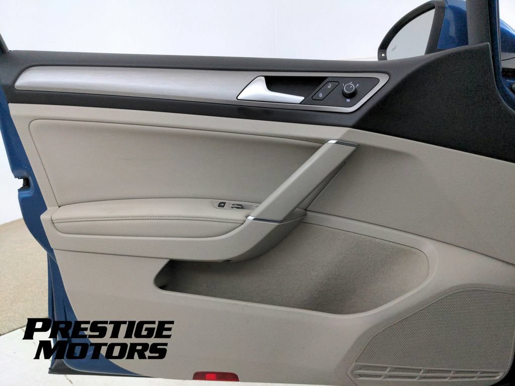 Used 2017 Volkswagen Golf Wolfsburg Edition FWD image 23