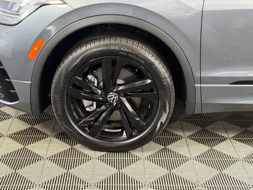 Used 2024 Volkswagen Tiguan SE R-Line image 10