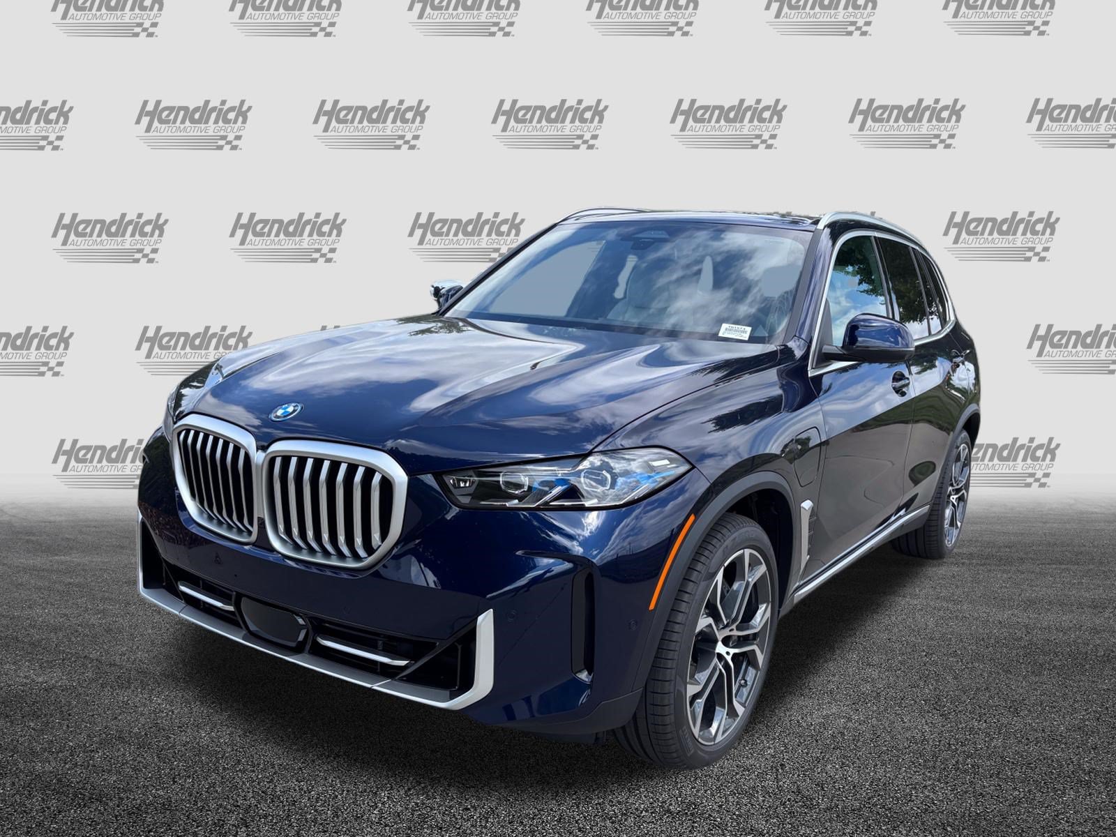 New 2026 BMW X5 xDrive50e w/ Premium Package AWD/4WD image 5