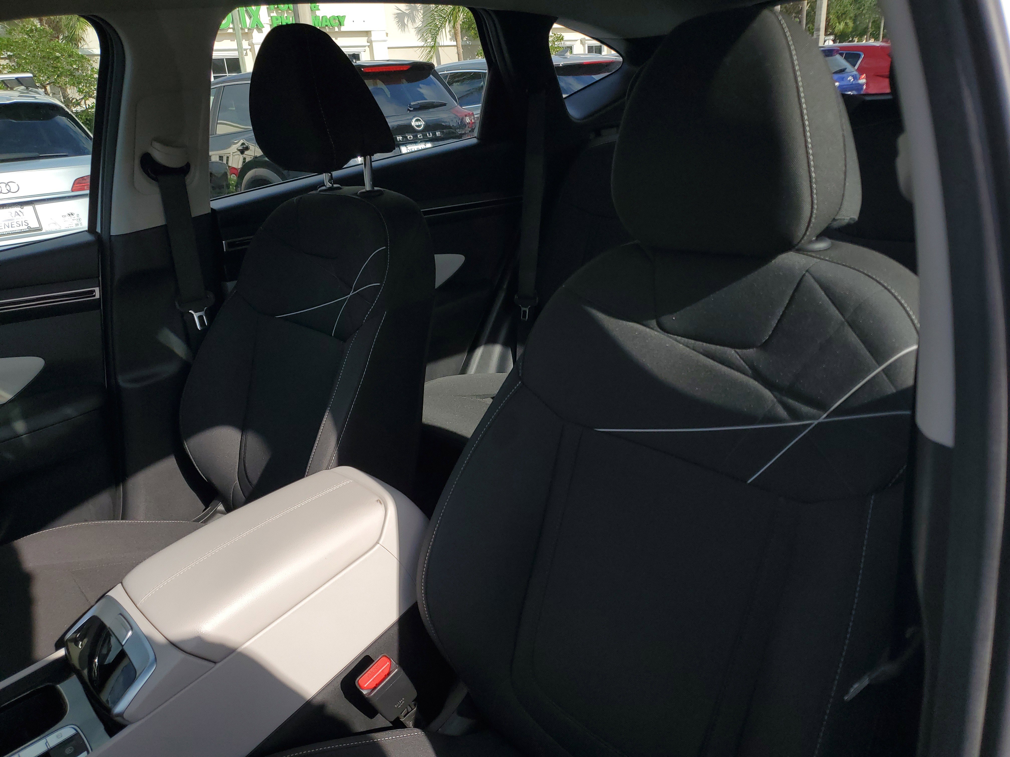 Certified 2024 Hyundai Tucson SE FWD image 11