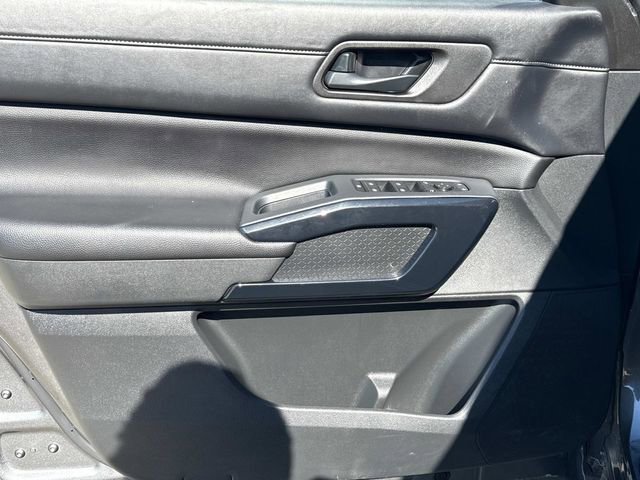 Used 2024 Nissan Pathfinder SV FWD image 25