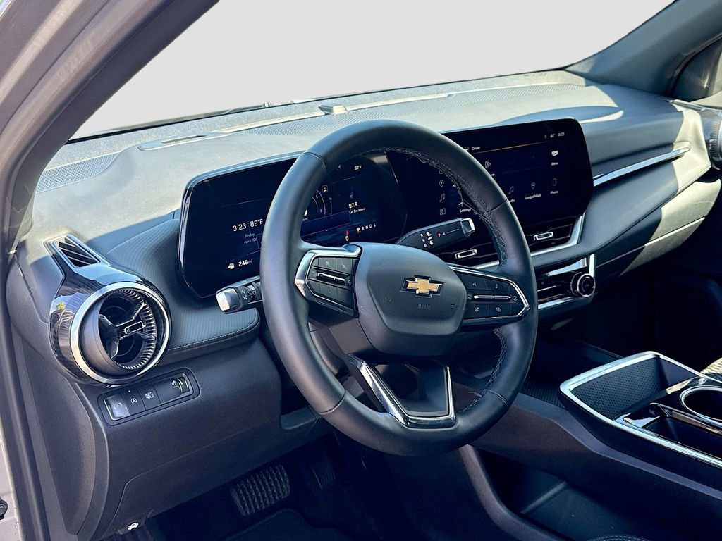 Used 2025 Chevrolet Equinox LT FWD image 23