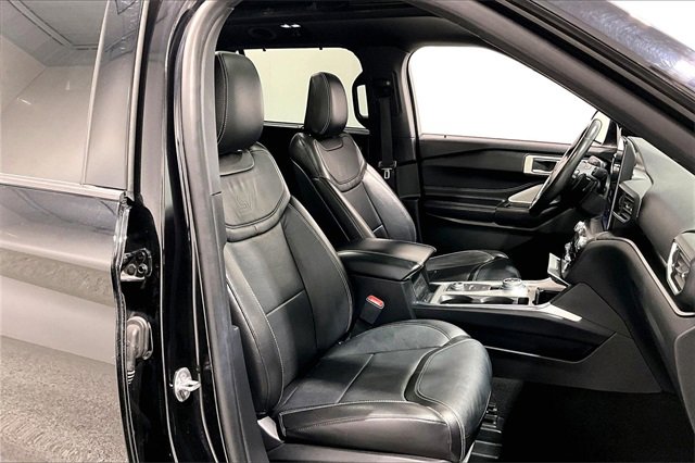 Used 2020 Ford Explorer ST w/ Premium Technology Package image 31