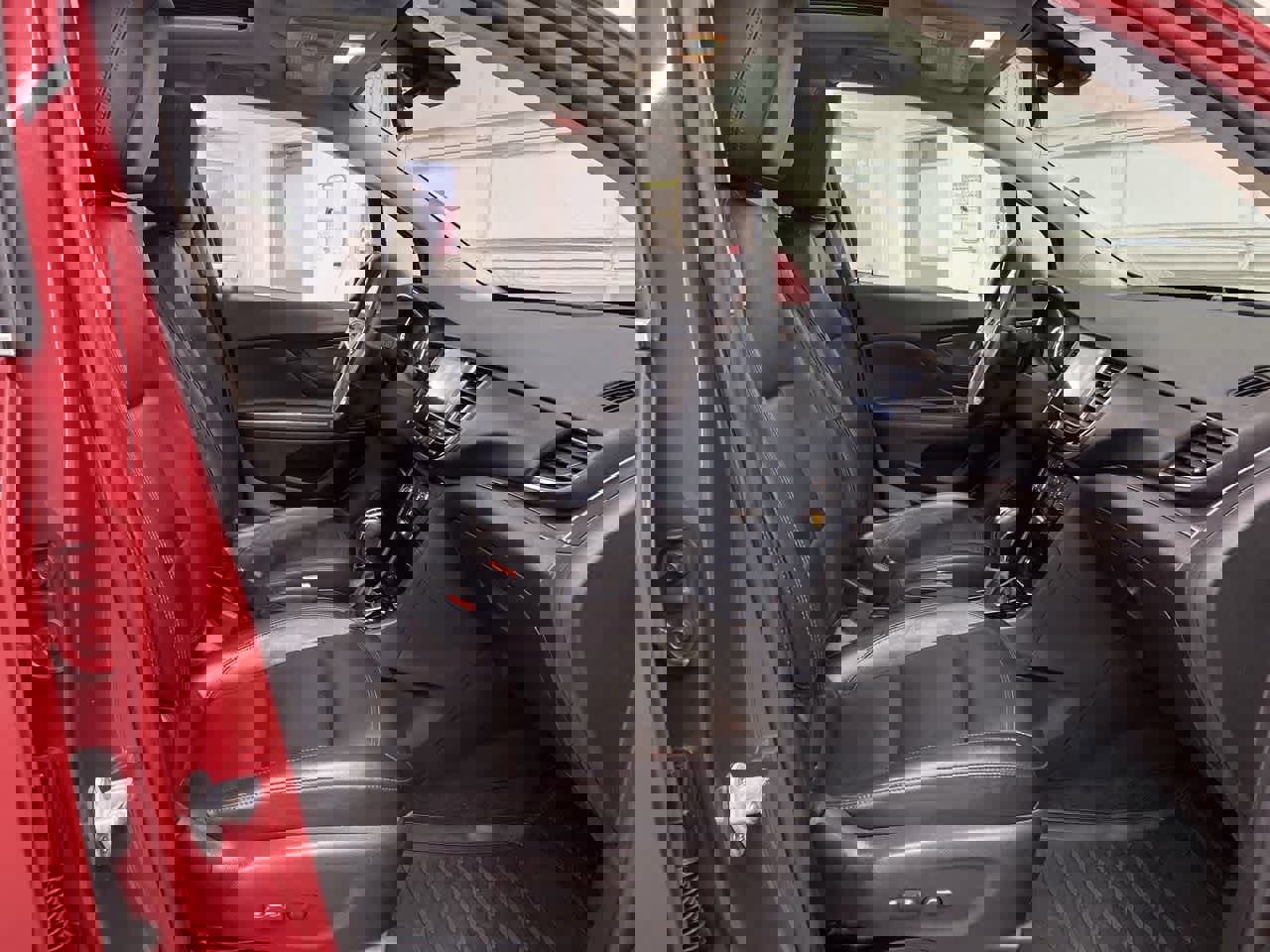 Used 2019 Buick Encore Essence image 19