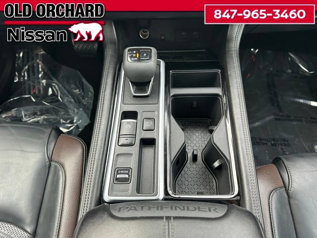 Used 2022 Nissan Pathfinder Platinum w/ Lighting Package (N92) FWD image 15