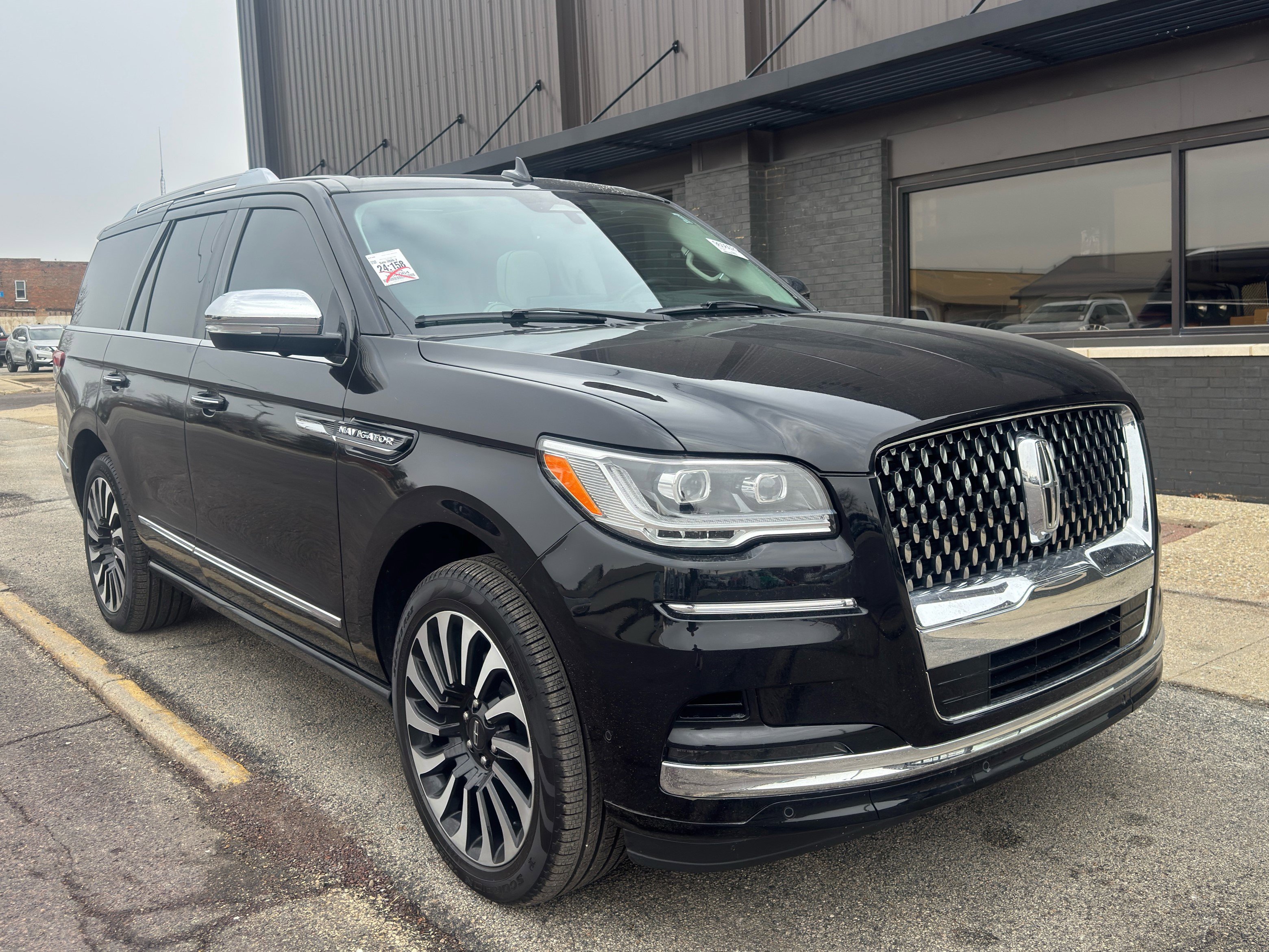Used 2024 Lincoln Navigator Black Label image 3