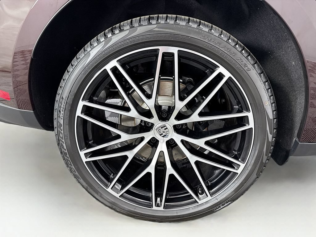 Used 2026 Porsche Macan AWD/4WD image 34