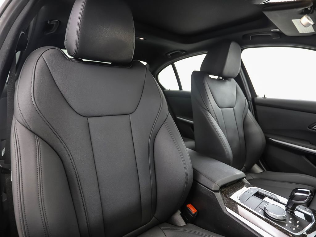 Used 2021 BMW 330e xDrive w/ Convenience Package image 31