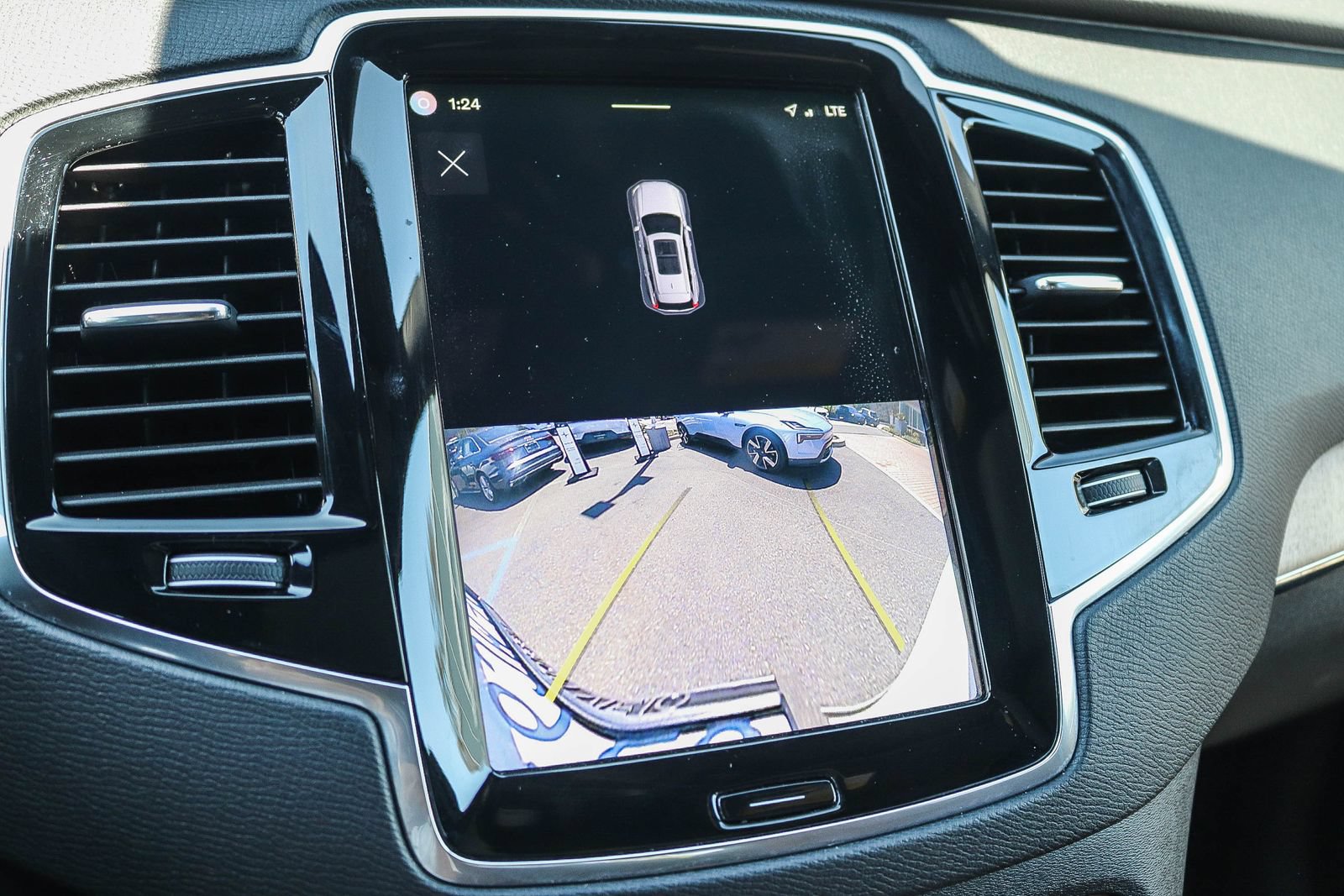 Used 2023 Volvo XC90 B6 Plus w/ Protection Package Premier AWD/4WD image 28