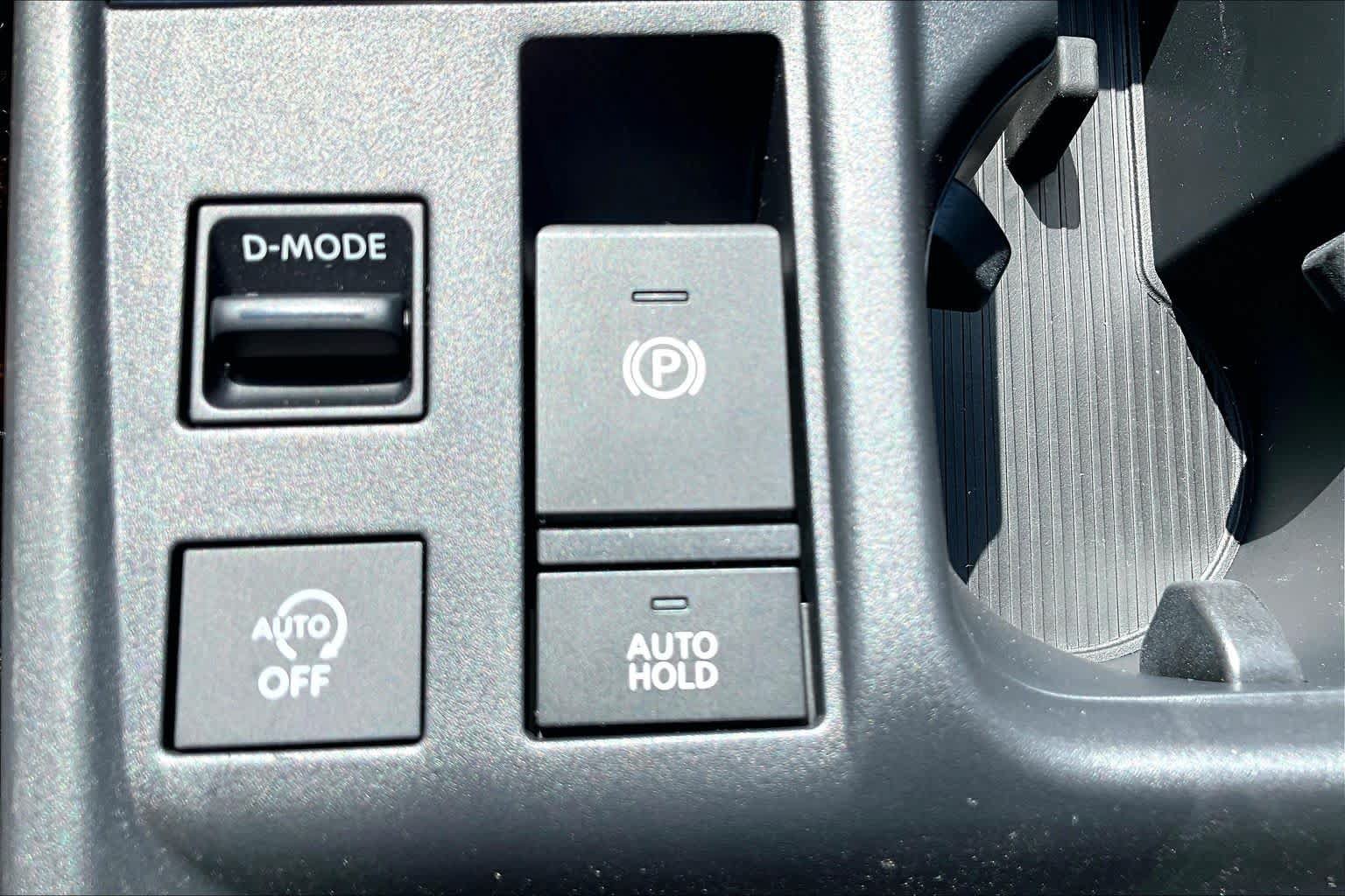 New 2027 Nissan Sentra SR w/ Floor Mat Package FWD image 15