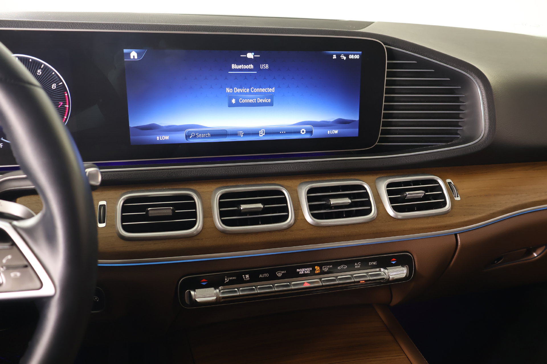 Used 2024 Mercedes-Benz GLE 350 4MATIC image 5