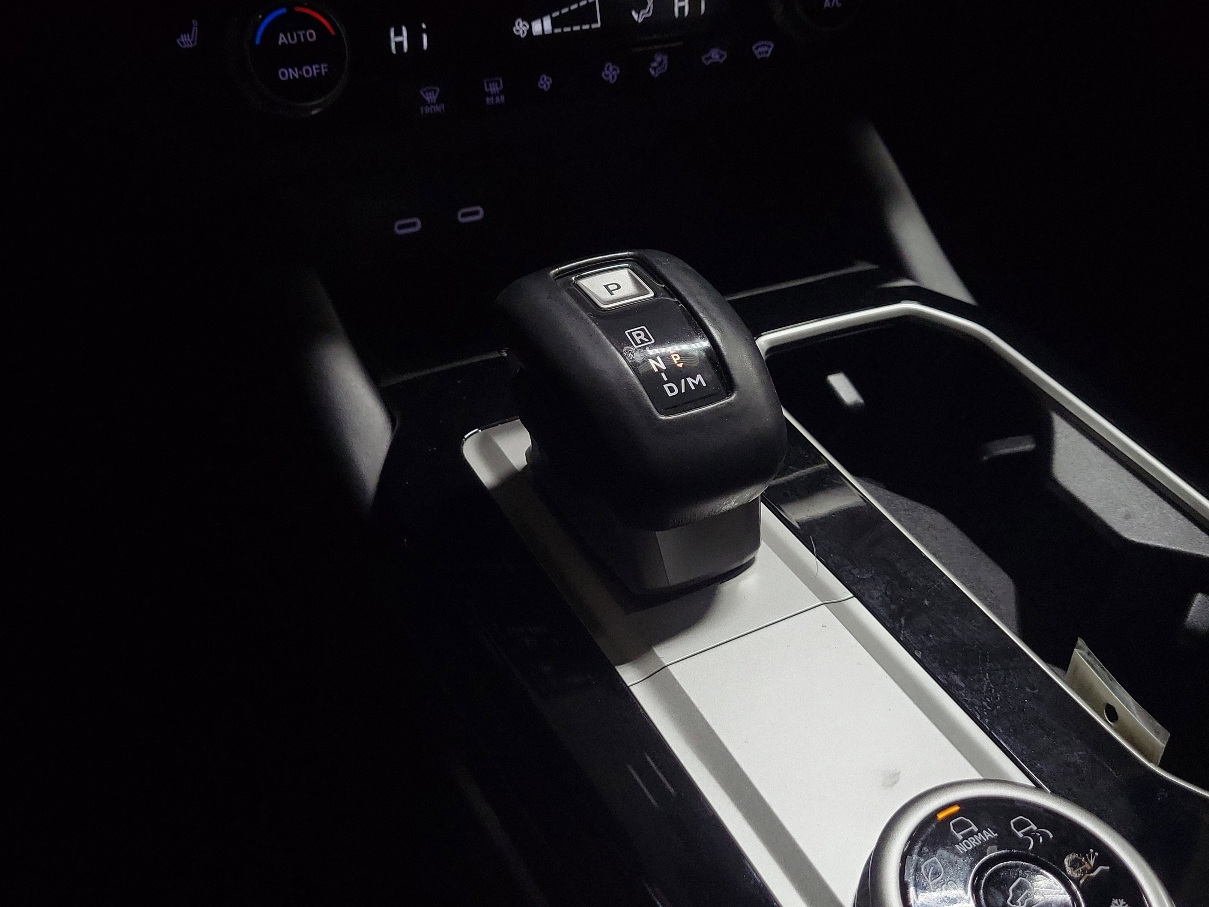 Used 2025 Mitsubishi Outlander SE image 36