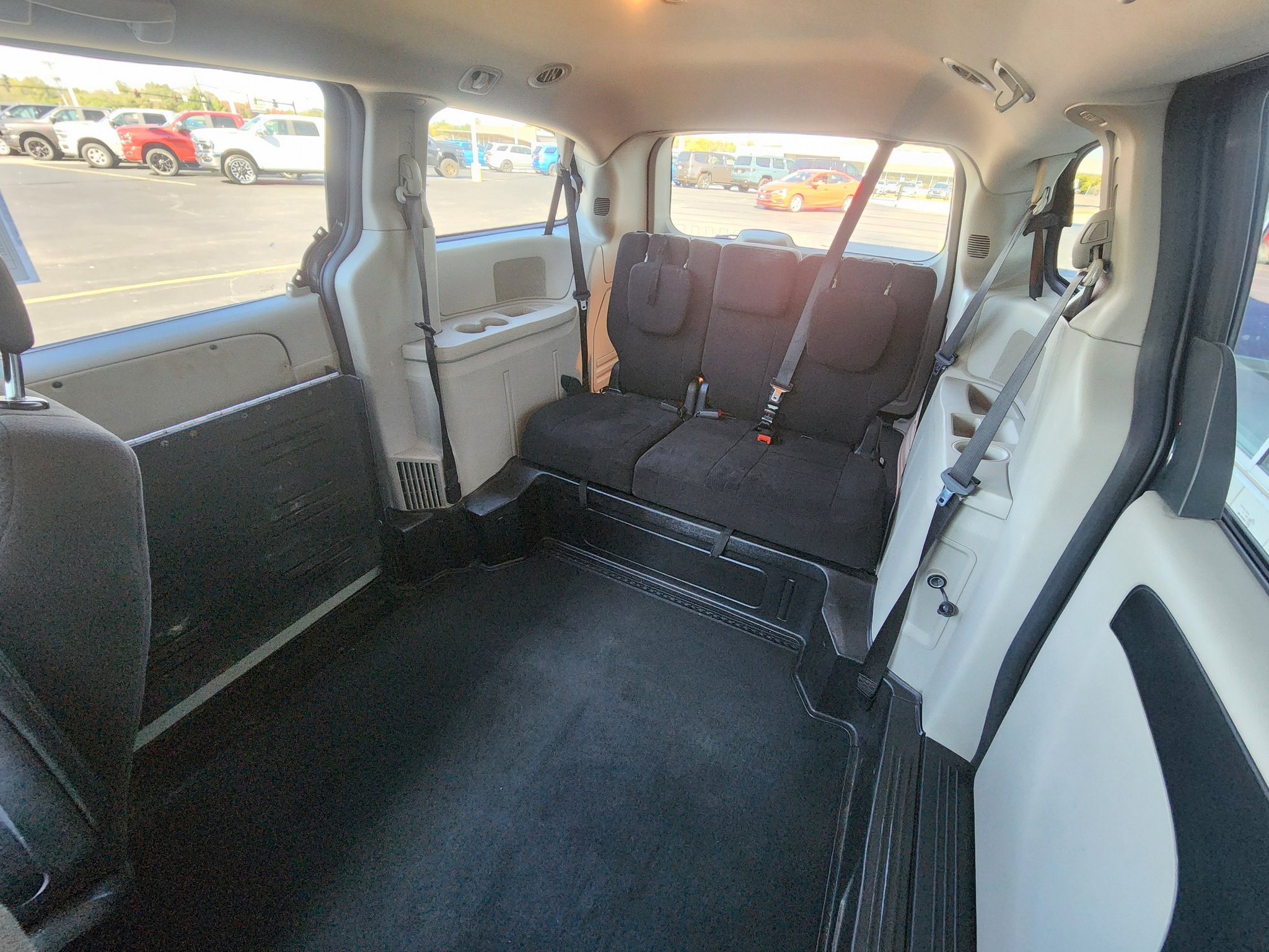 Used 2012 Dodge Grand Caravan SE FWD image 6