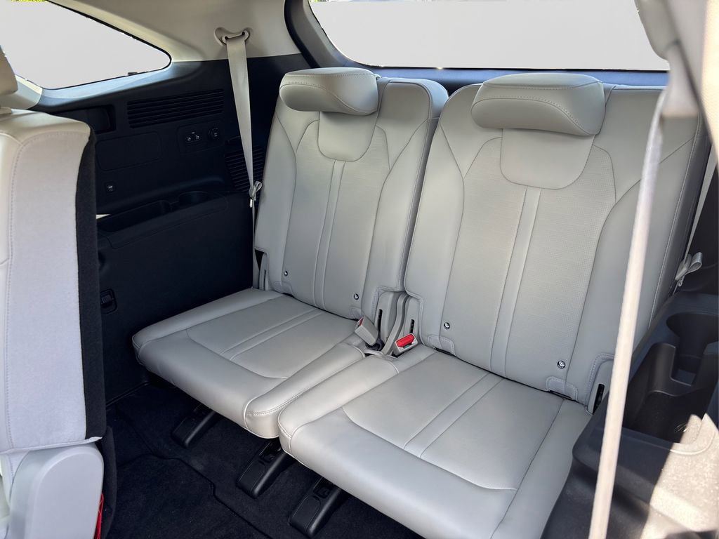 Certified 2025 Kia Sorento S image 31