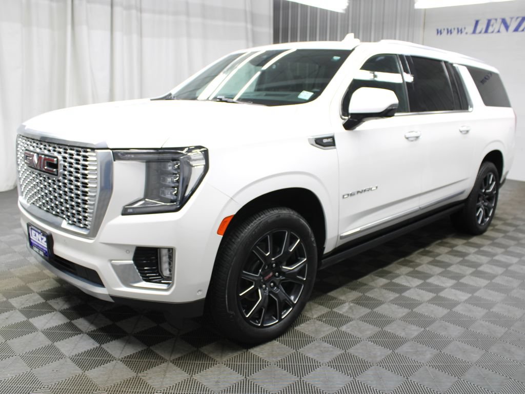 Used 2024 GMC Yukon XL Denali w/ Denali Reserve Package AWD/4WD image 9