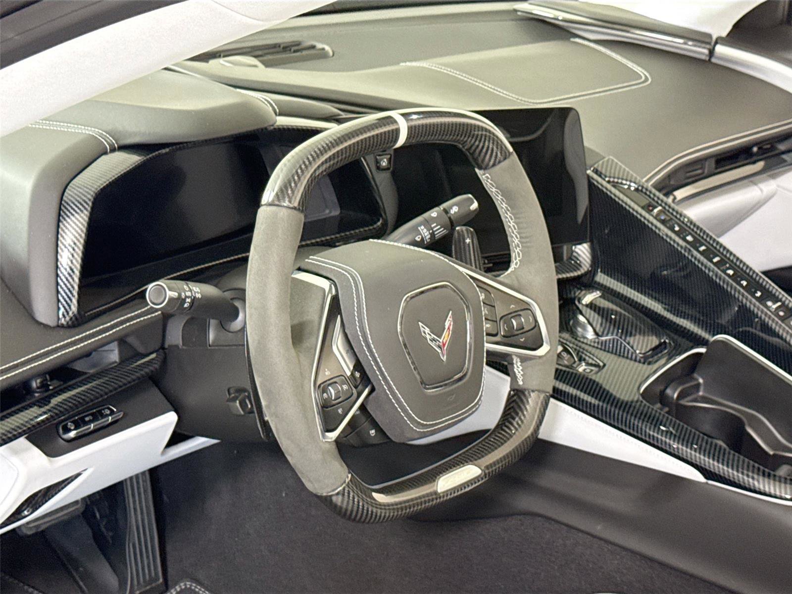 Used 2025 Chevrolet Corvette Z06 RWD image 16