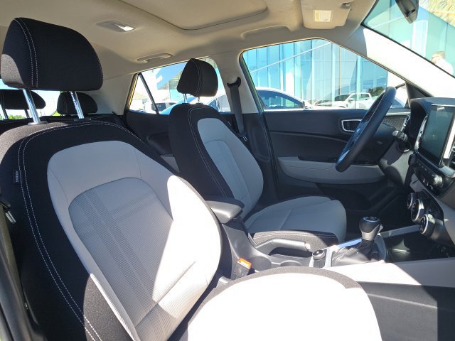 Certified 2024 Hyundai Venue SEL FWD image 9
