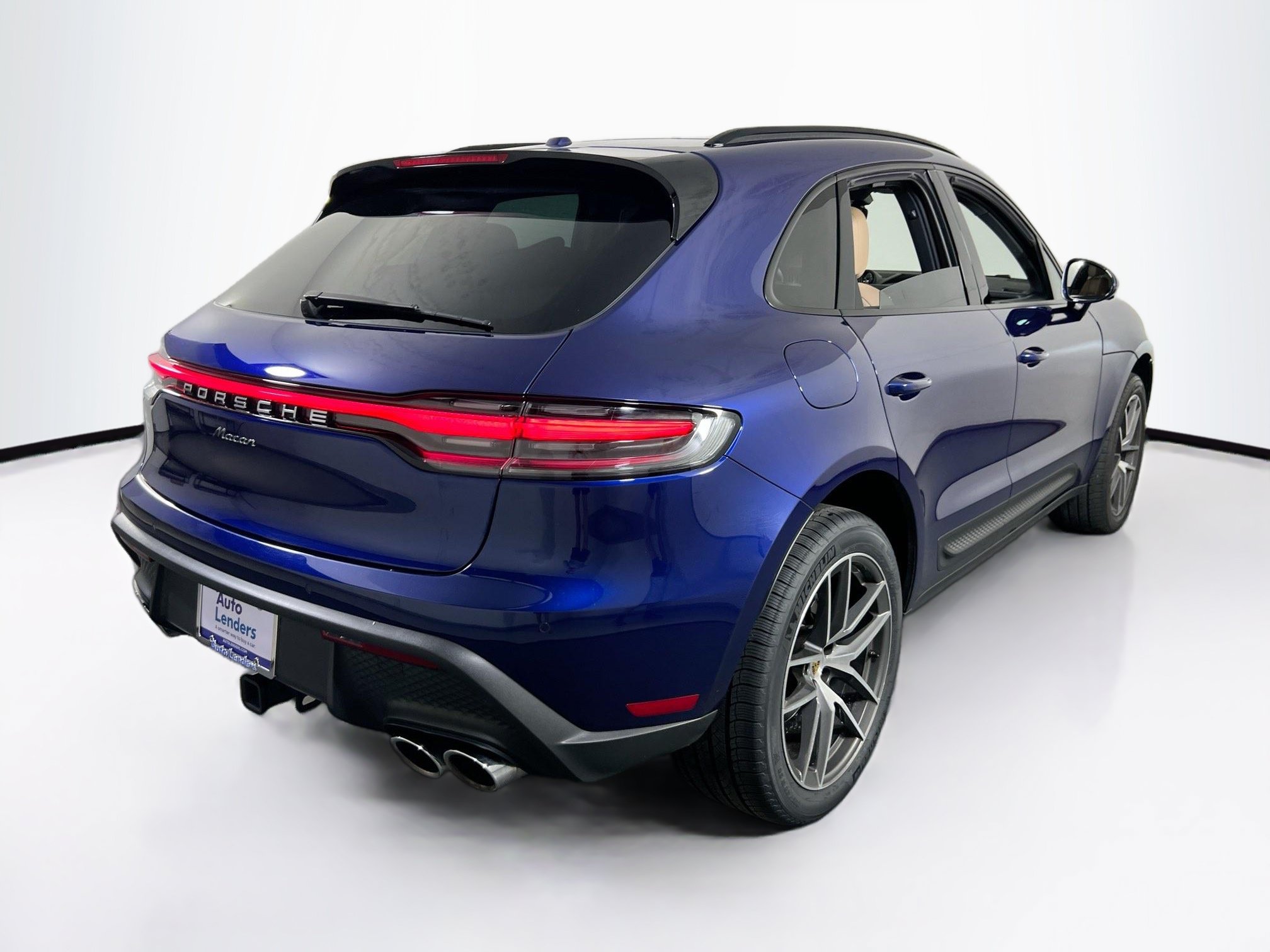 Used 2024 Porsche Macan AWD/4WD image 5