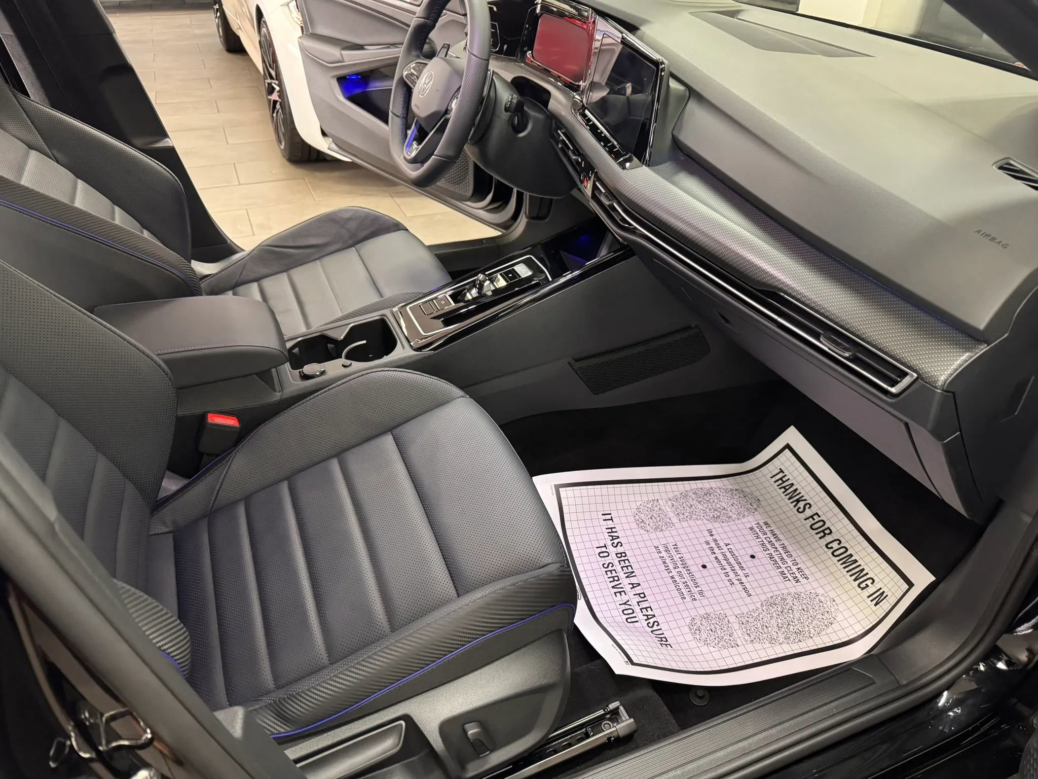 Used 2024 Volkswagen Golf R AWD/4WD image 14