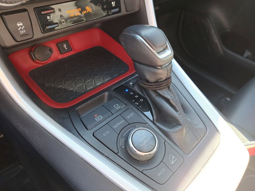 Used 2021 Toyota RAV4 TRD Off-Road w/ TRD Off-Road Weather Package image 28