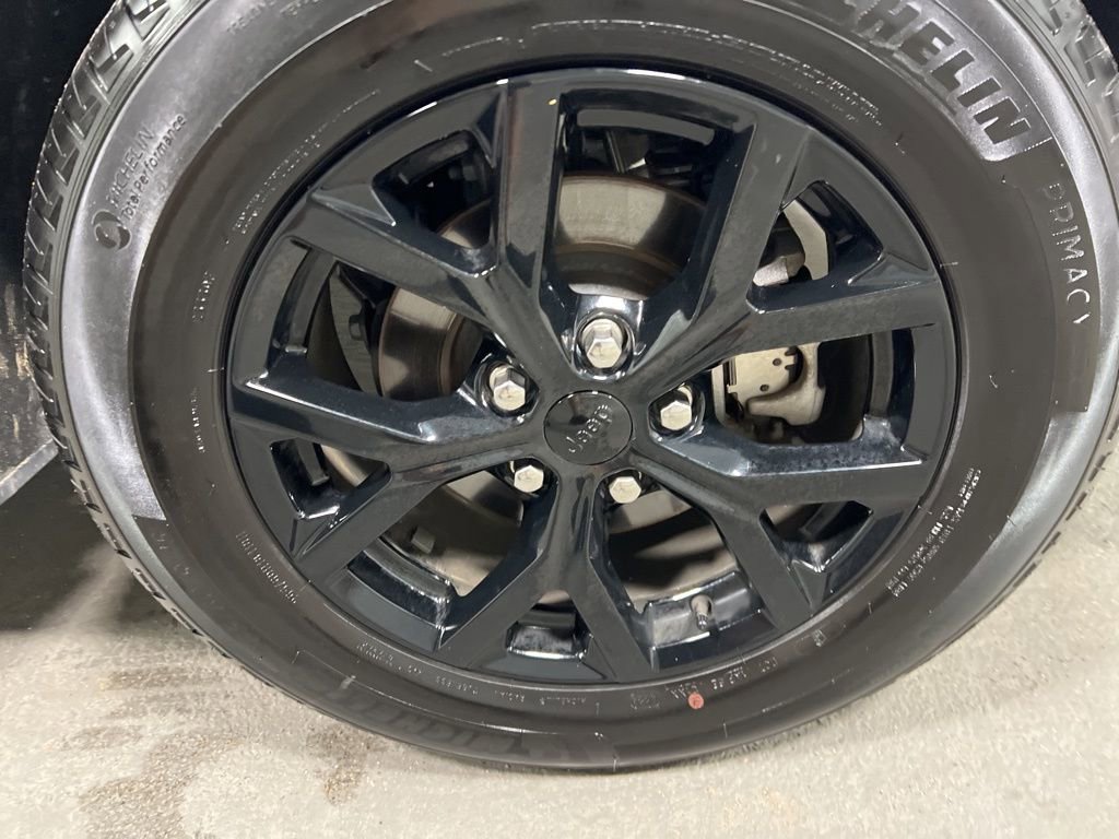 Used 2025 Jeep Grand Cherokee Altitude image 38